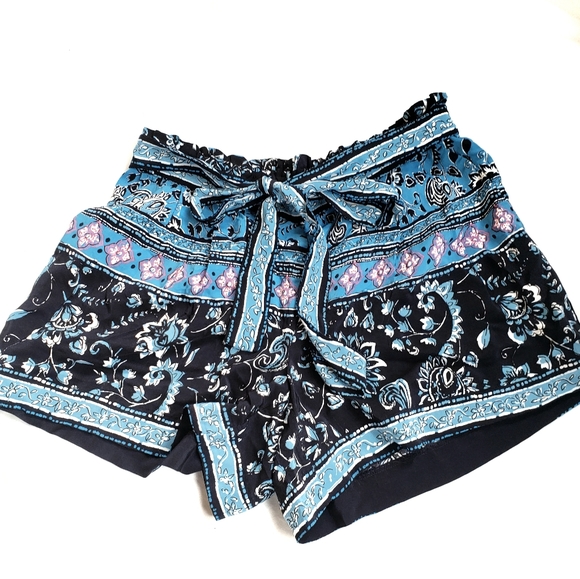 LOFT Pants - ❤️ LOFT Women's Shorts